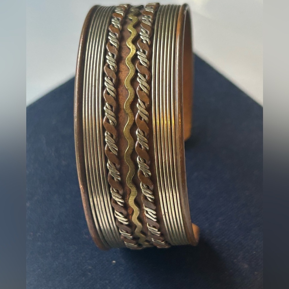 Vintage Handcrafted Twisted Copper and Gold Tone Cuff Bracelet Boho jewelry - Picture 7 of 10